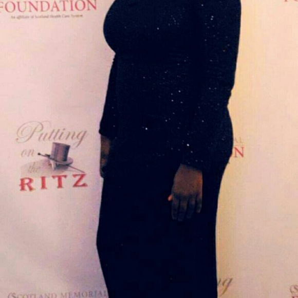 Black dress - Picture 3 of 3